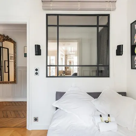 Beautiful Apt In Northern Marais By Guestready *