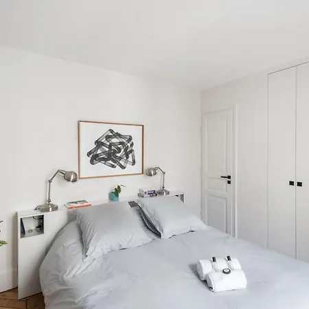 Beautiful Apt In Northern Marais By Guestready Paris